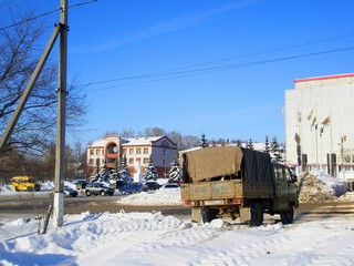 Близ площади (Пеккалайнен)