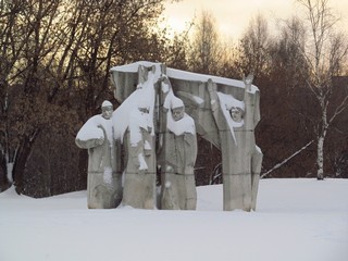 Южная скульптурная группа (Дмитрий Зонов)