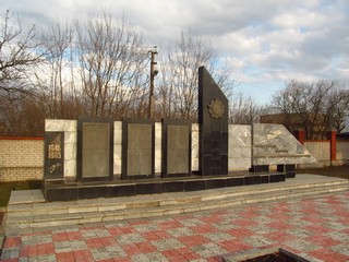 Памятник павшим селянам (Дмитрий Зонов)