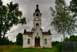 Космо-Дамянская церковь в п.Трехречье (Юрий Зыкин)