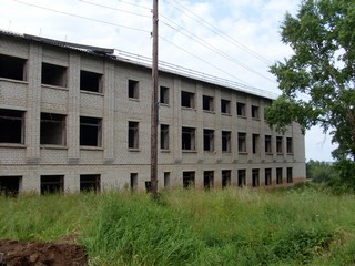 Недострой нового корпуса школы (Роман Кобелев)