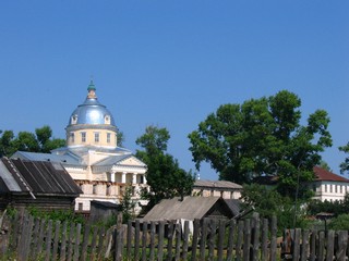 Вид на храм с ул.Береговой (Дмитрий Зонов)