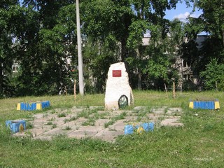 Мемориал, погибшим в горячих точках, солдатам (CHepetsk RU)