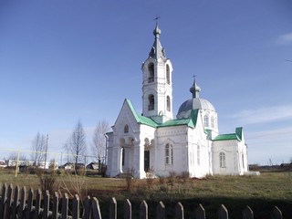 Храм в с.Русском (Smartamigo)
