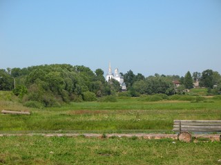 Вид на церковь в Городище (Alex1281)