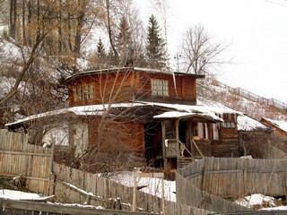  Дом с сосулькой и собакой (Дмитрий Зонов)