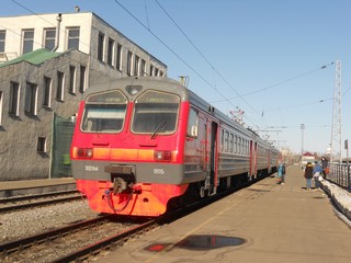 Электропоезд переменного тока ЭД9М-0115 сообщением 6380/6480 Киров-Глазов готовится к отправлению со станции Киров (Andrey Ivashchenko)