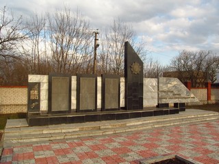  Памятник павшим селянам (Дмитрий Зонов)