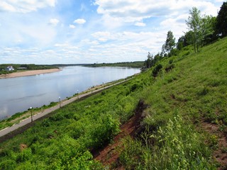Нижняя набережная и Вятка, июнь (Дмитрий Зонов)