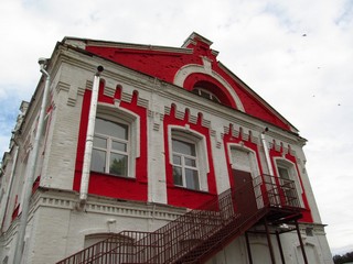 Западный фронтон детского сада (Дмитрий Зонов)