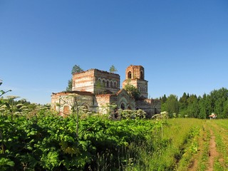 Дмитриевская церковь, вид с северо-востока (Дмитрий Зонов)