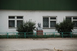 бюст Ленина.Lenin`s monument. (Mikhail.Romashov)