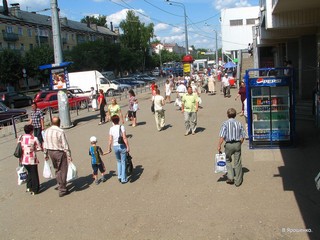 Возле рынка. Лето 2009. (V.Yarochenko)