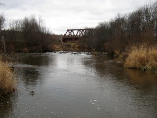 Порожек ниже моста. (Дмитрий Зонов)