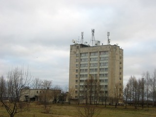 Дом антенн на берегу Вятки (Дмитрий Зонов)