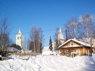 У Троицкой церкви (Дмитрий Зонов)