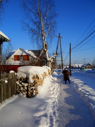 Пешеходная тропка на улице Мира (Пеккалайнен)