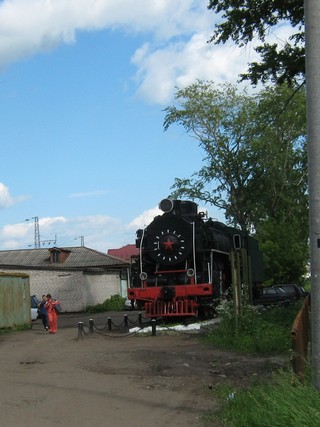 Памятник-провоз в Зуевке (Дмитрий Зонов)