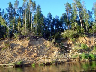 обрушивающийся берег (Petr 11111)