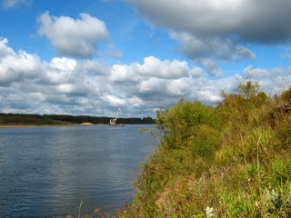 Драга на Вятке выше Загарского моста (Дмитрий Зонов)