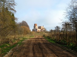 Замедянцы. Дорога к храму от р.Медянки. (Дмитрий Зонов)