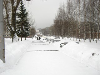 Аллея и ул.Ленина, вид от храма (Дмитрий Зонов)