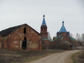 Амбар и Троицкая церковь в с.Зыково (hunterfish71)