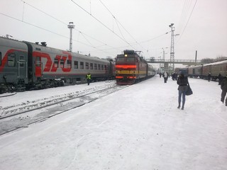 AC Lokomotive Chs4t-306 arrive in station Kirov (Andrey Ivashchenko)