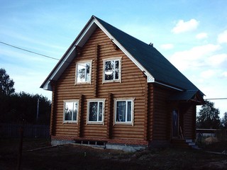 small House (Bernar “BTRaven” Traven)