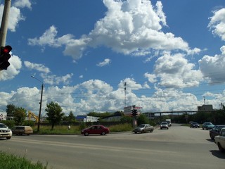 Угол Сормовской-Лепсе и облака (Дмитрий Зонов)