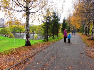 Аллея у верхнего пруда (Дмитрий Зонов)