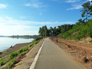 Нижняя набережная в сторону бывшего речного порта (Дмитрий Зонов)
