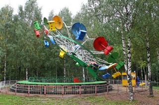 Аттракцион «Орбита», парк им. Кирова, город Киров, Кировская область. Фото сделано 06.09.2013 (Alexandr El'kin)