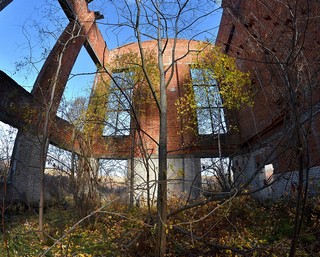 Заброшенная электростанция 30 годов в нежилой д.Козидвор (Денис Логиновский (denlog))