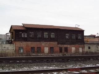 Старое здание у железной дороги (Дмитрий Зонов)