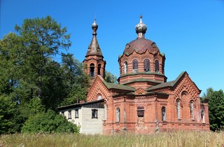 Заброшенная церковь в деревне Сырчаны. Church in Syrchany. (Ксения Б.)