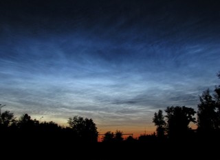 Серебристые облака в ночь с 23 на 24 июня 2012. Вид на север. (Eugene Sky)