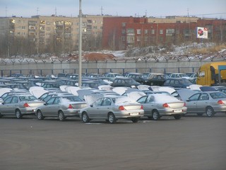 Первые Kia Spectra на площадке автозавода Ижевска, октябрь 2005 г. (Oleg Belyakov)