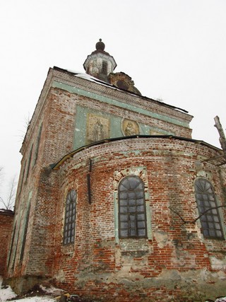 Вид на церковь со стороны алтаря (Дмитрий Зонов)