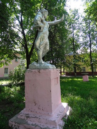 Скульптура «Женщина с ребёнком» (bokax)