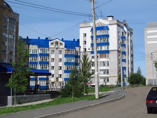 Дома с голубыми балконами (Дмитрий Зонов)