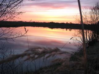 Закат весной. Вид с берега пруда. (Bezdenezhnikh Alexandr)