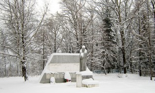 Памятник павшим Первомайцам (Дмитрий Зонов)