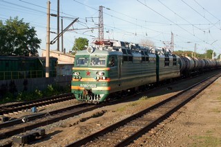 Электровоз ВЛ80с-1513, ст. Зуевка Горьковской ЖД / Electric locomotive VL80s-1513, station Zuevka of Gorky division of RZD (15/06/2008) (Dmitry A. Shchukin)