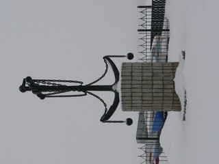 Anchor statue, winter 2007 (Fedor Lapin)