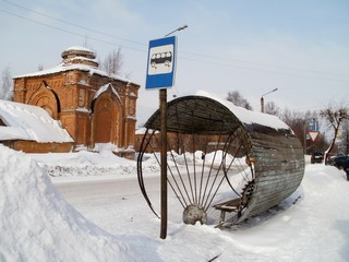 Цилиндр - остановка Христорождественский монастырь. (Дмитрий Зонов)