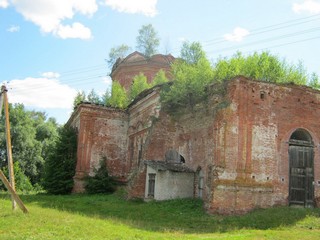 Разрушенная церковь в деревне Илеть (Bulat Mangushev)