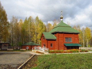 Пантелеймоновская церковь, октябрь (Дмитрий Зонов)