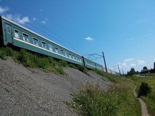 Мимо проносится поезд (Vladok373737)