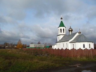 У Михайловской церкви (Дмитрий Зонов)